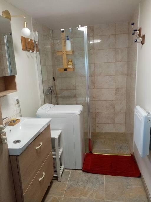 Chalet Pour Deux Personnes Saint-Pierre-du-Lorouër Exterior foto